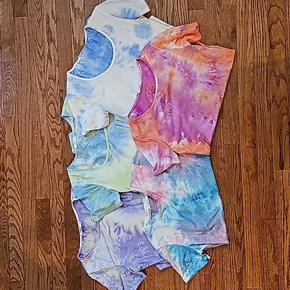 Batch of 5 short sleeve bodysuits